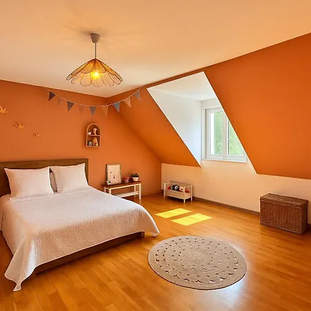 بيت للعطل La Belle Escale - Piscine - Jardin - Parking - 8p Mulsanne